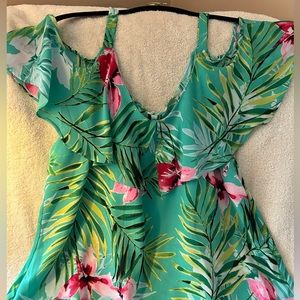 Tropical summer cold shoulder top 🌸